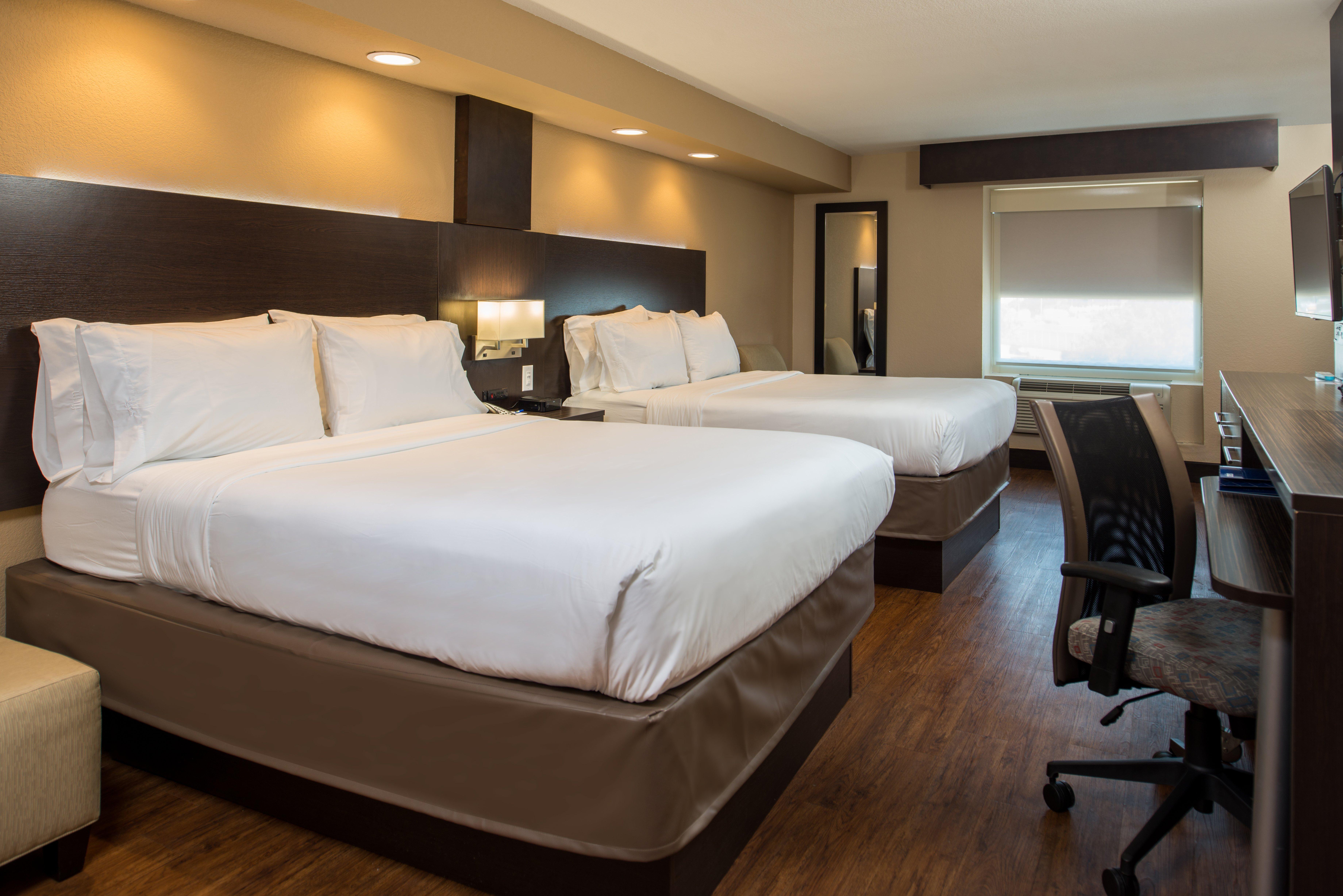Holiday Inn Express & Suites San Antonio Medical - Six Flags By Ihg Exterior photo