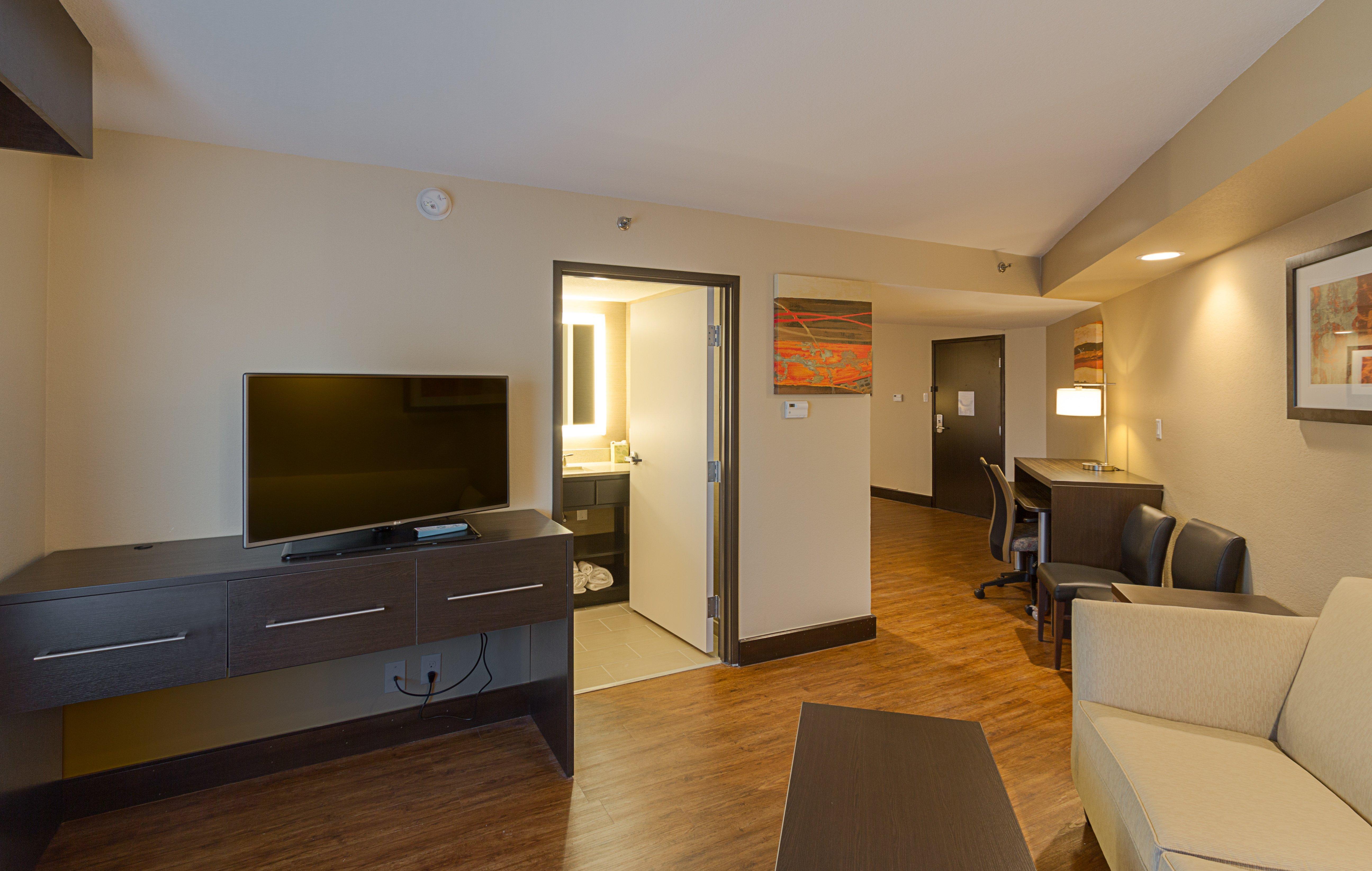 Holiday Inn Express & Suites San Antonio Medical - Six Flags By Ihg Exterior photo