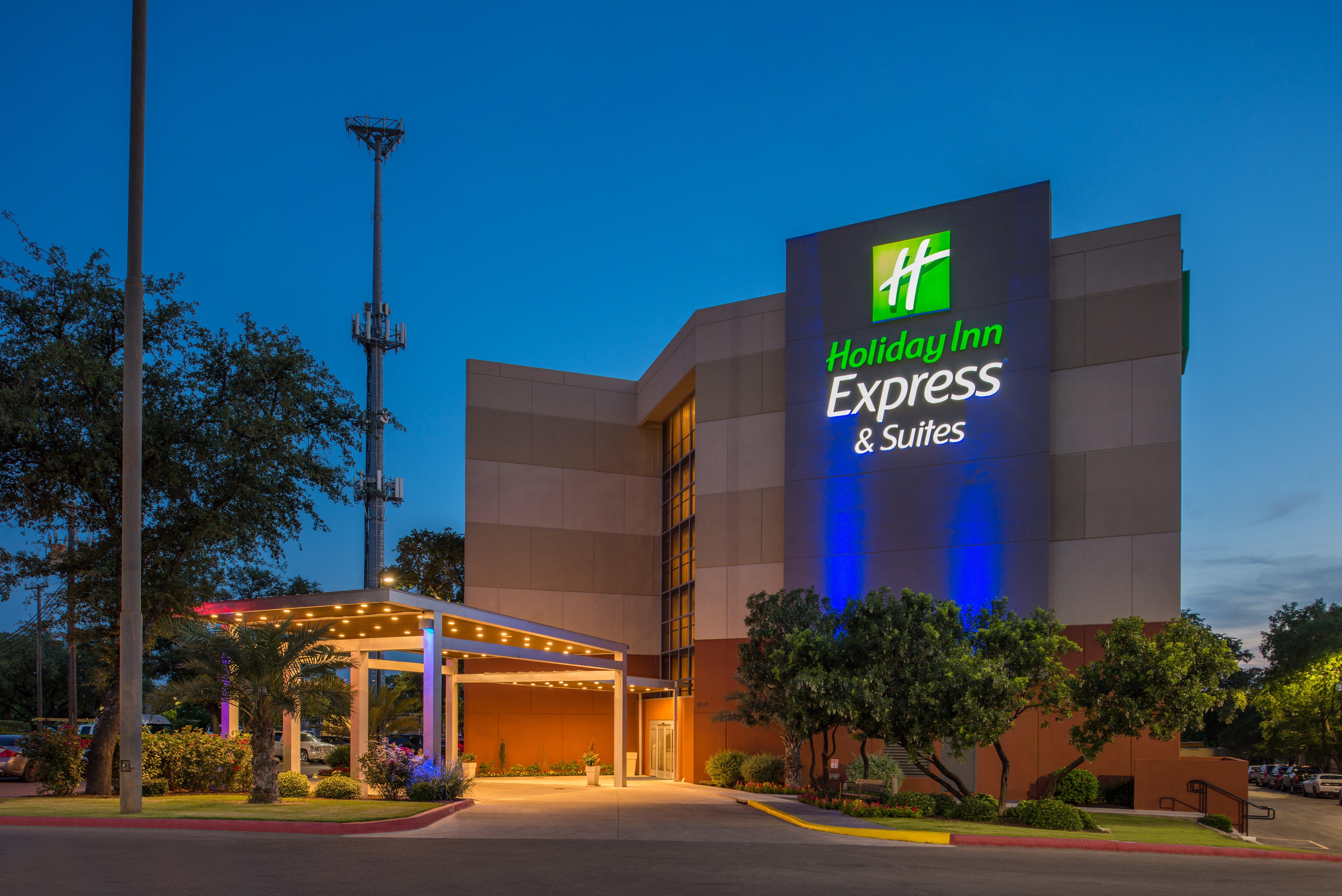 Holiday Inn Express & Suites San Antonio Medical - Six Flags By Ihg Exterior photo